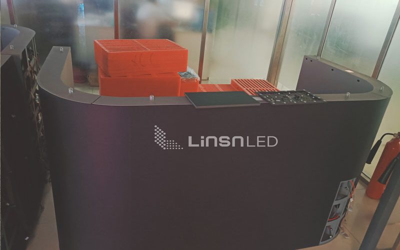 curved-led-display curved-led-display